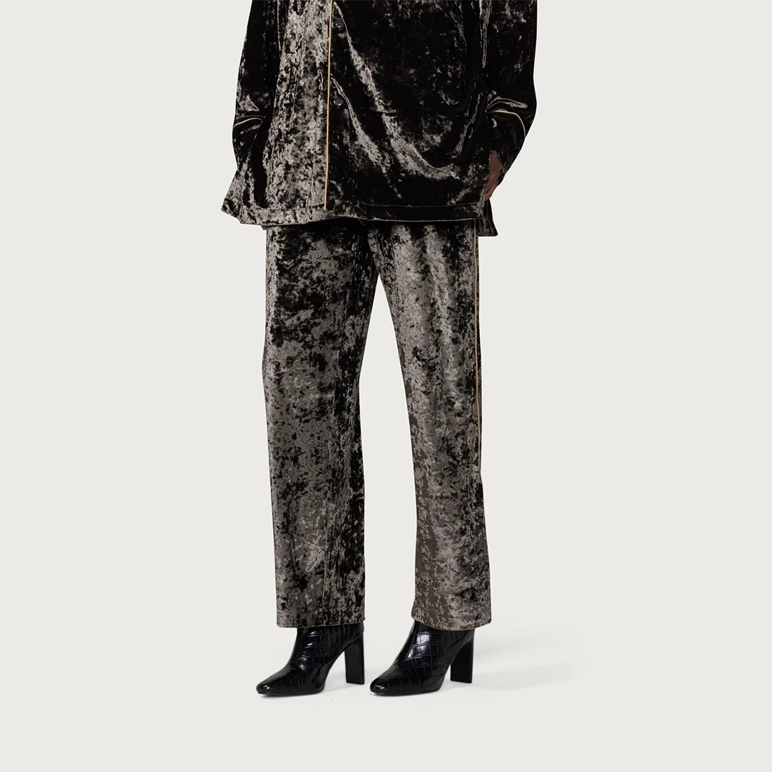 Honor The Gift Women Velvet PJ Pants (olive) 6 Honor The Gift Women Velvet PJ Pants (olive) - Image 4