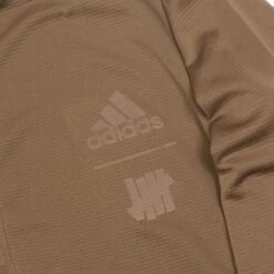 Adidas X Undefeated Men Running Half-Zip Sweatshirt (khaki / Tactile Khaki) -Tees Shop v07a0859 edit